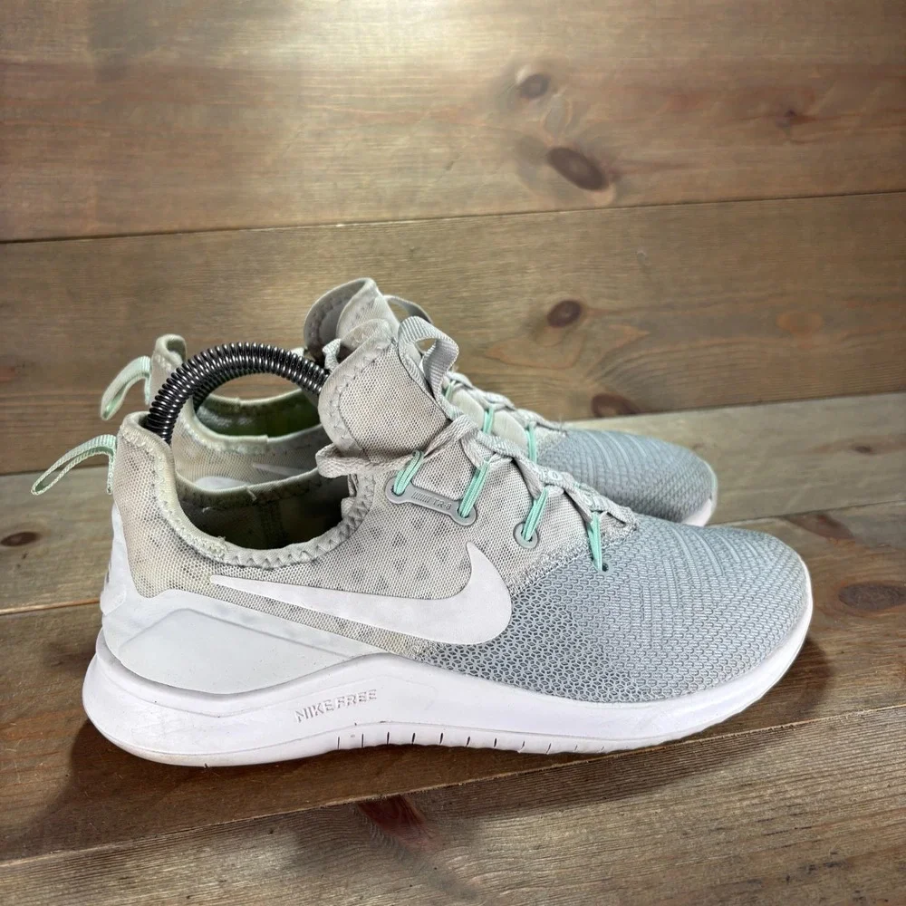 Nike Free TR 8 Womens size 7 shoes Gray Mesh Platinum Igloo Training sneakers